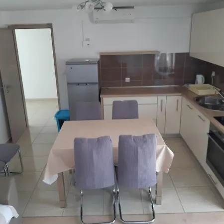 Apartment Apartman - Trosoban *