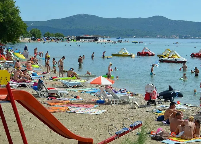 - Trosoban Apartment Sukošan